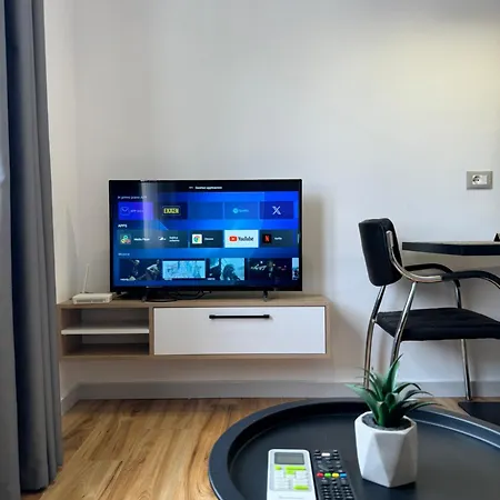 Elegant * ティラナ